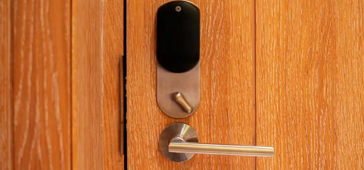 Automatic Locking Door Knob Madera Acres